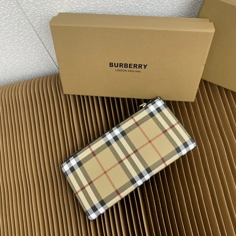 Burberry Vintage Check Zip Wallet - Image 9