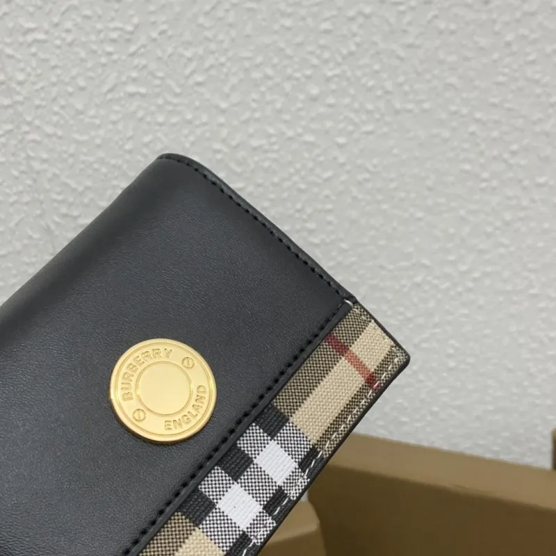 Burberry Black Leather Bifold Wallet - Image 5