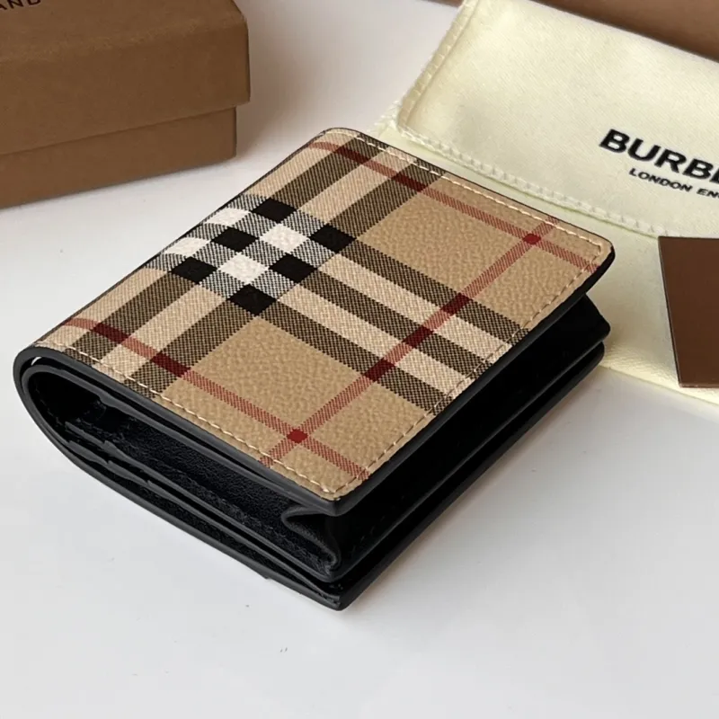 Burberry Vintage Check Small Bifold Wallet - Image 4