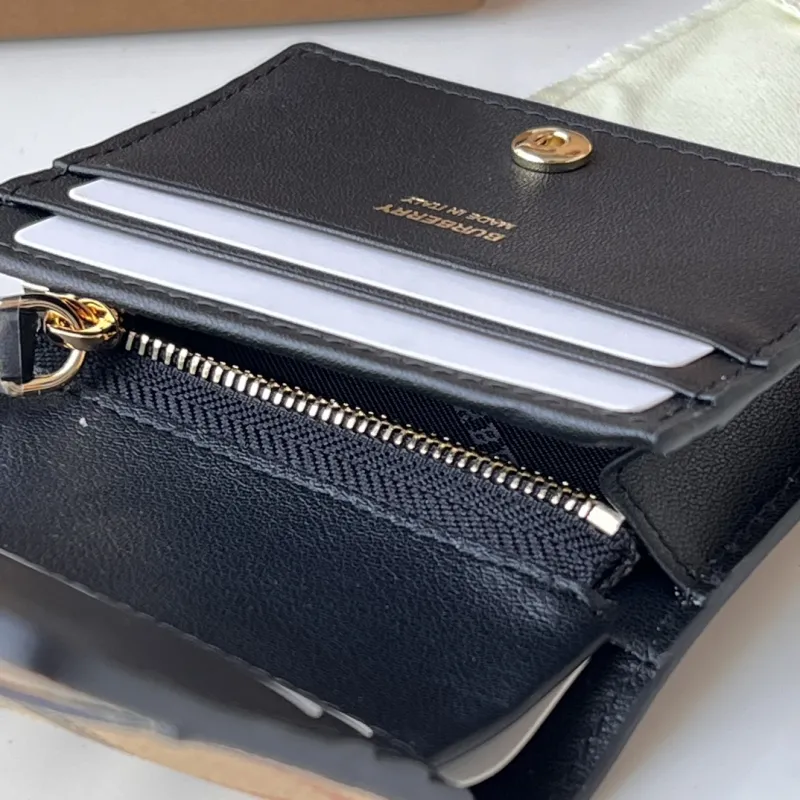 Burberry Vintage Check Small Bifold Wallet - Image 8