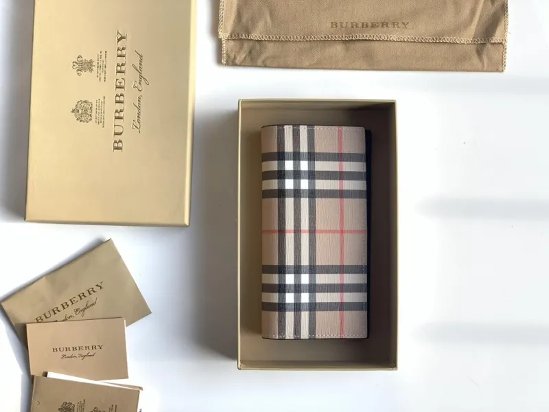Burberry Vintage Check Long Wallet