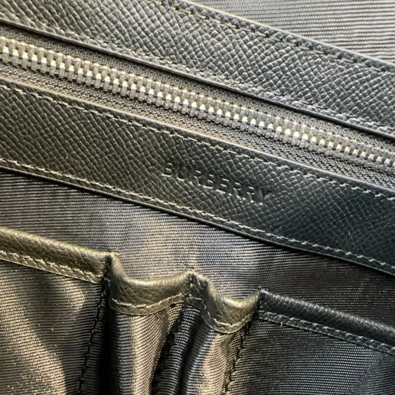 Burberry Men's Black Leather Briefcase - Image 9