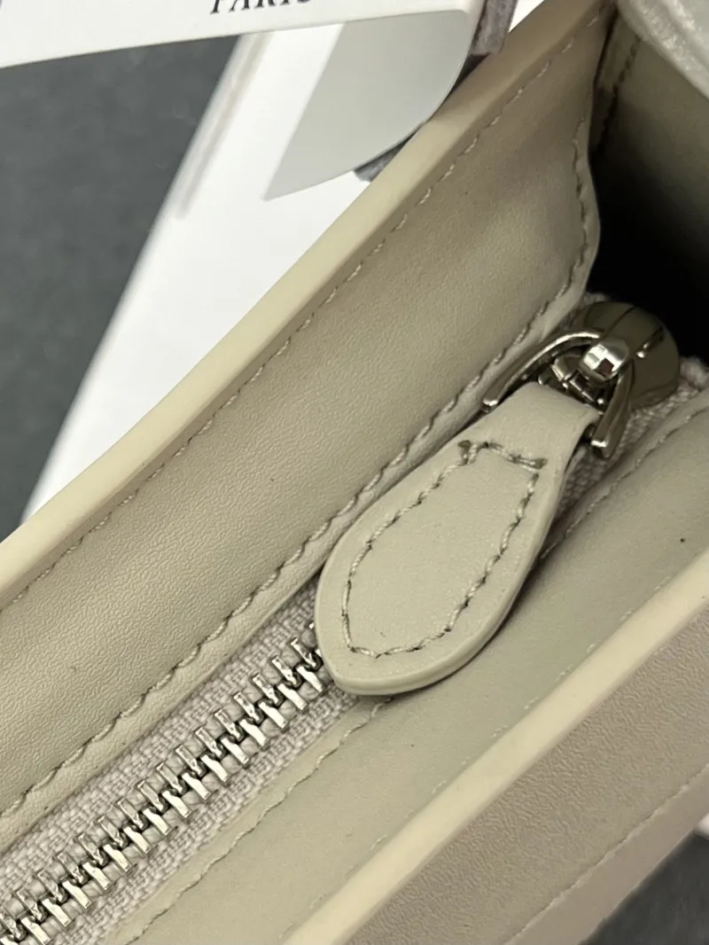 ALAIA H08867 Light Gray Hobo Shoulder Bag - Image 6