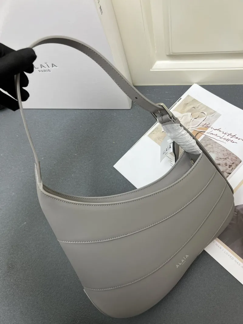 ALAIA Gray Top Handle Hobo Bag H08867 - Image 4