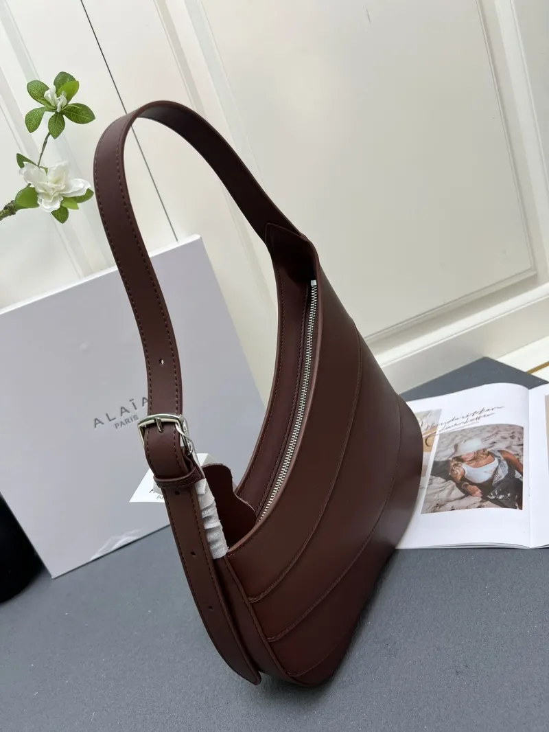 ALAIA Brown Leather Hobo Shoulder Bag H08867 - Image 3