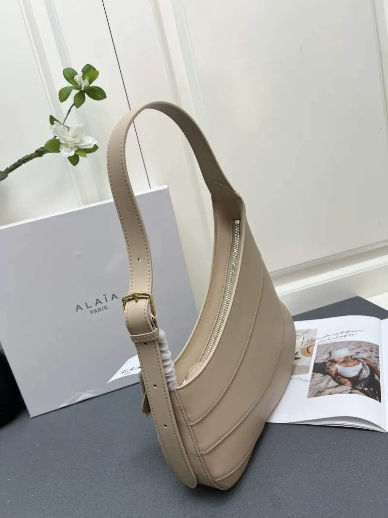 Alaia Top Handle Bags-32 - Image 3