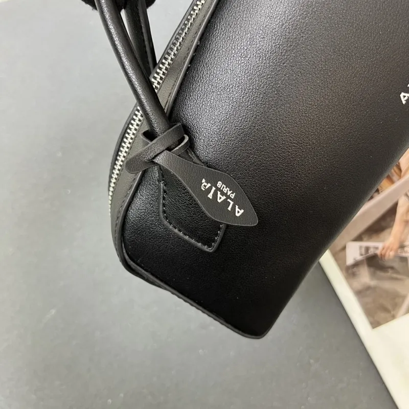 ALAIA Black Top Handle Bag 33 - Image 7