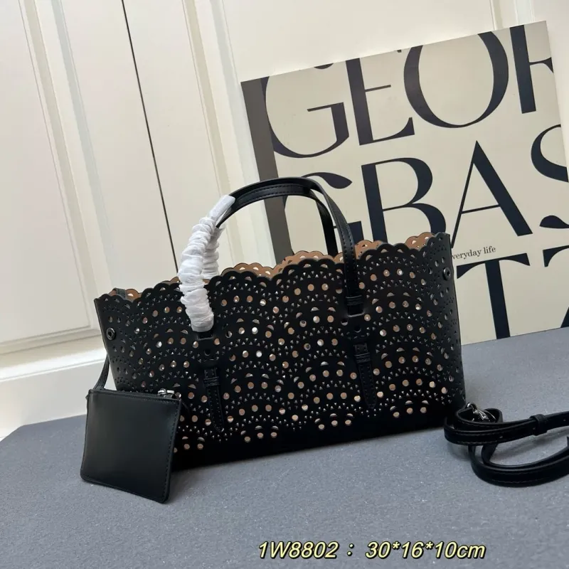 Alaia Shopping Bags-5