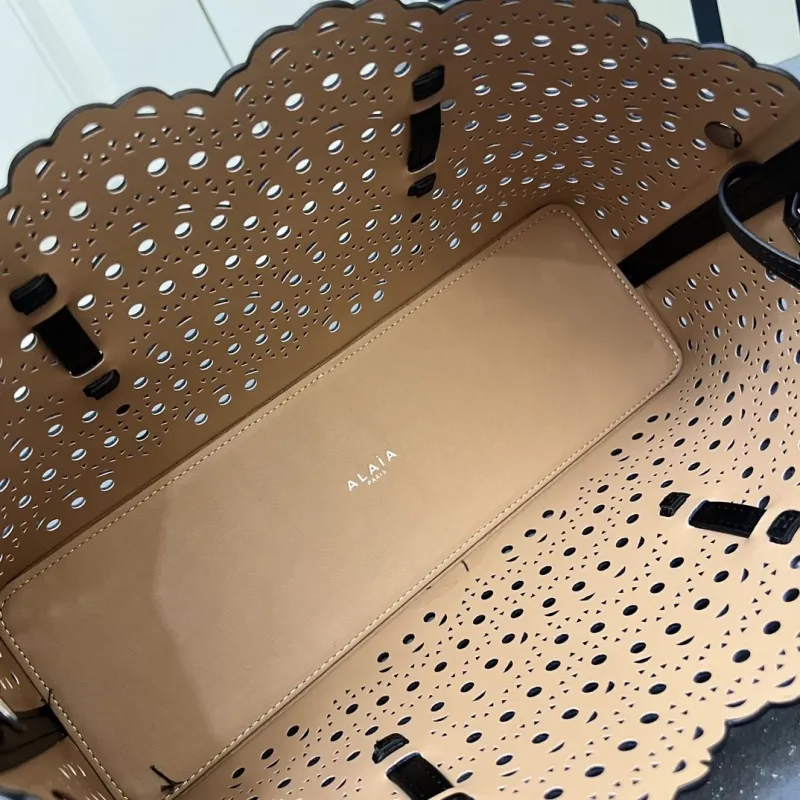 Alaia Black Perforated Tote Bag 1W8802 - Image 9