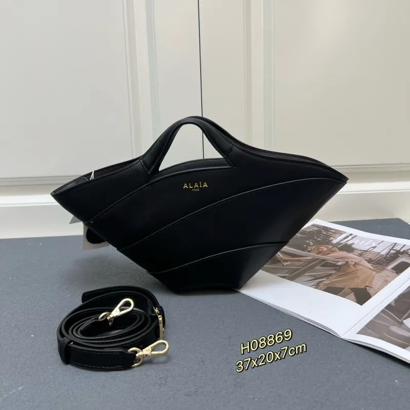 Alaia Shopping Bags-10