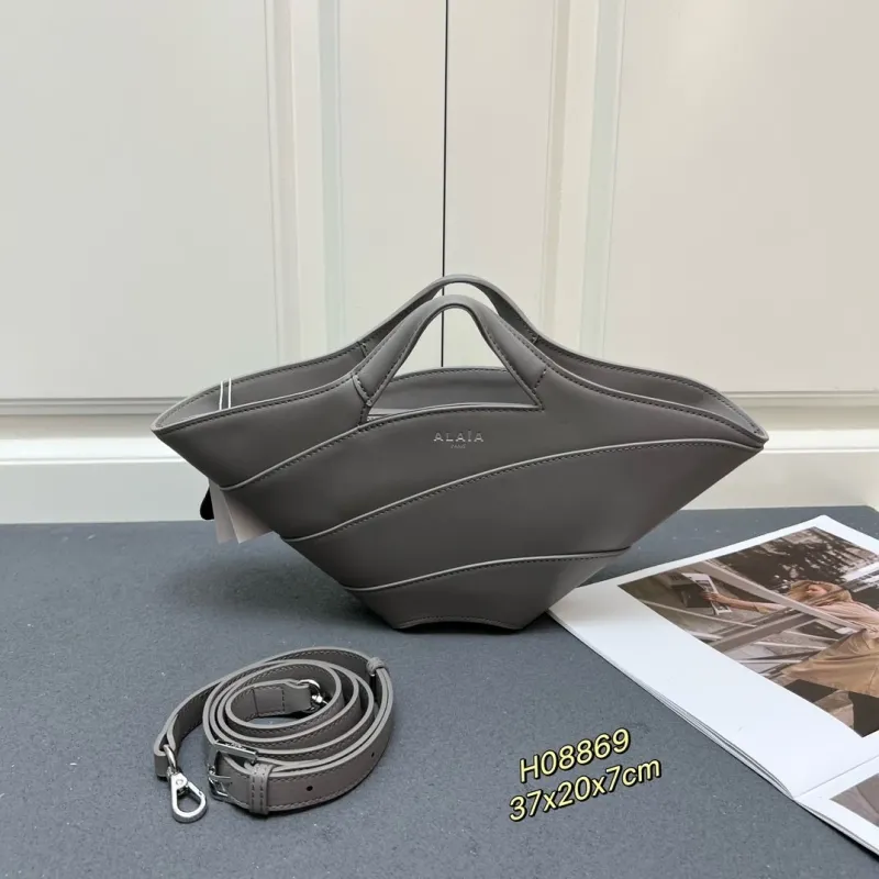 Alaia Shopping Bags-11