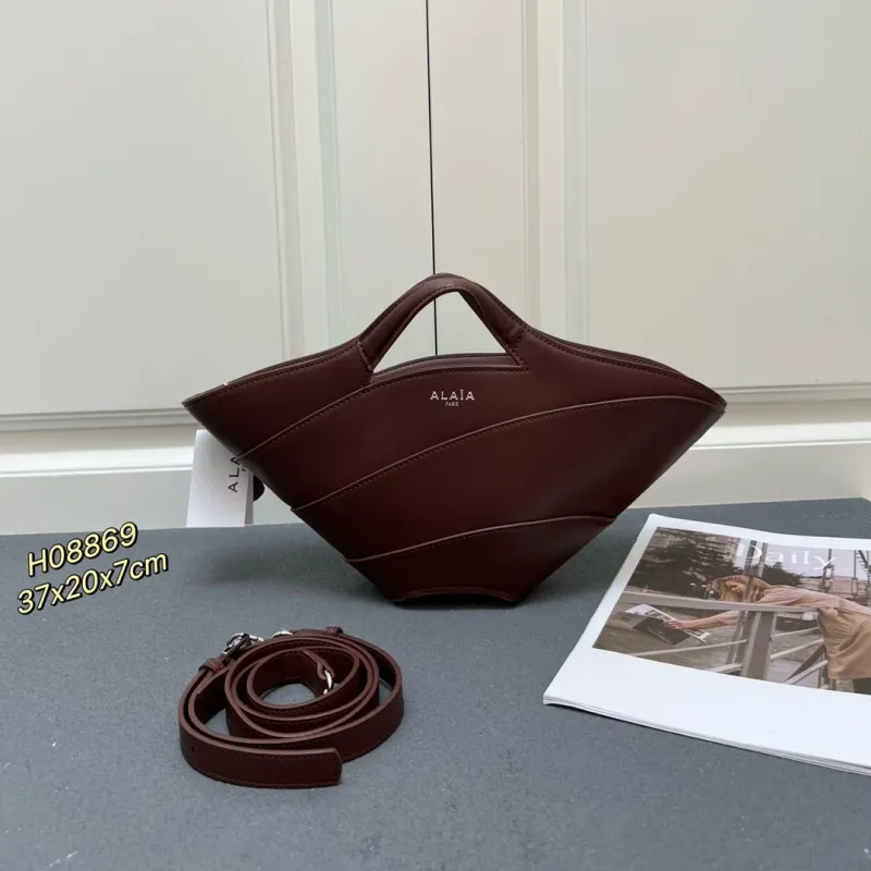 Alaia Shopping Bags-12