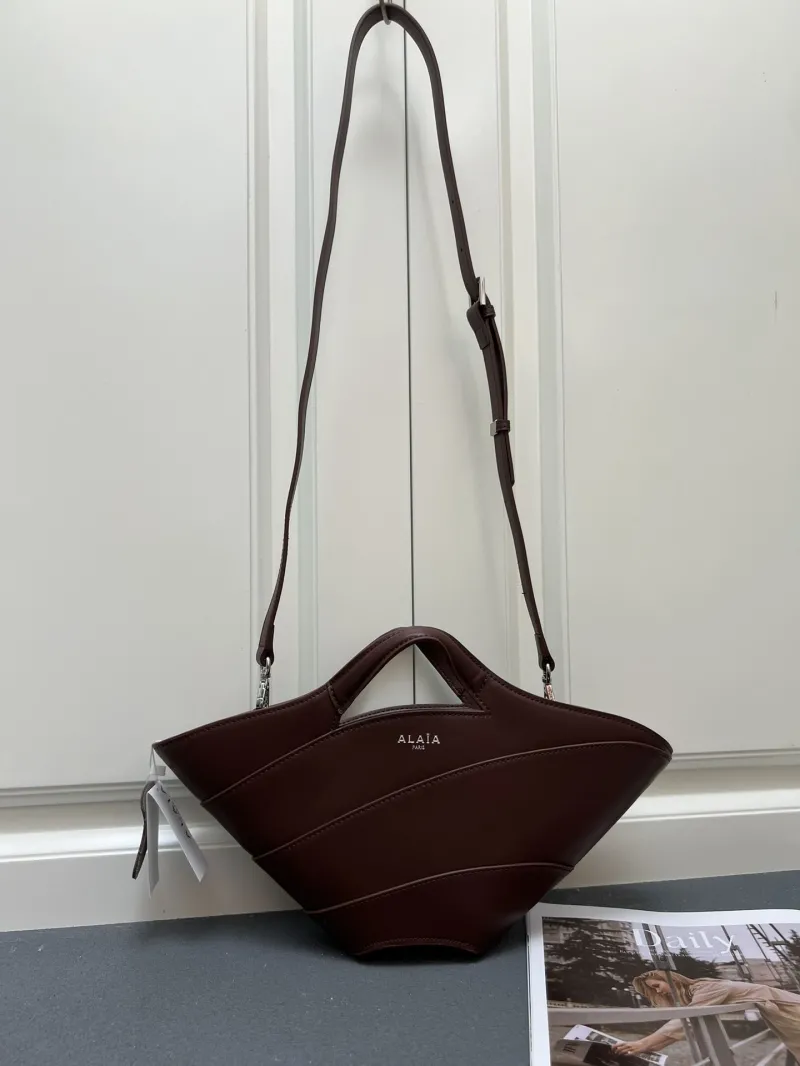 ALAIA Brown Leather Crossbody Tote Bag H08869 - Image 3