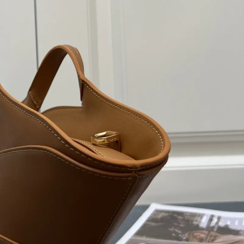 Alaia Shopping Bags-13 - Image 8