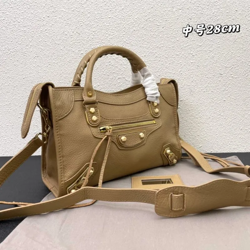 Balenciaga Classic City Medium Beige Leather Handbag - Image 3