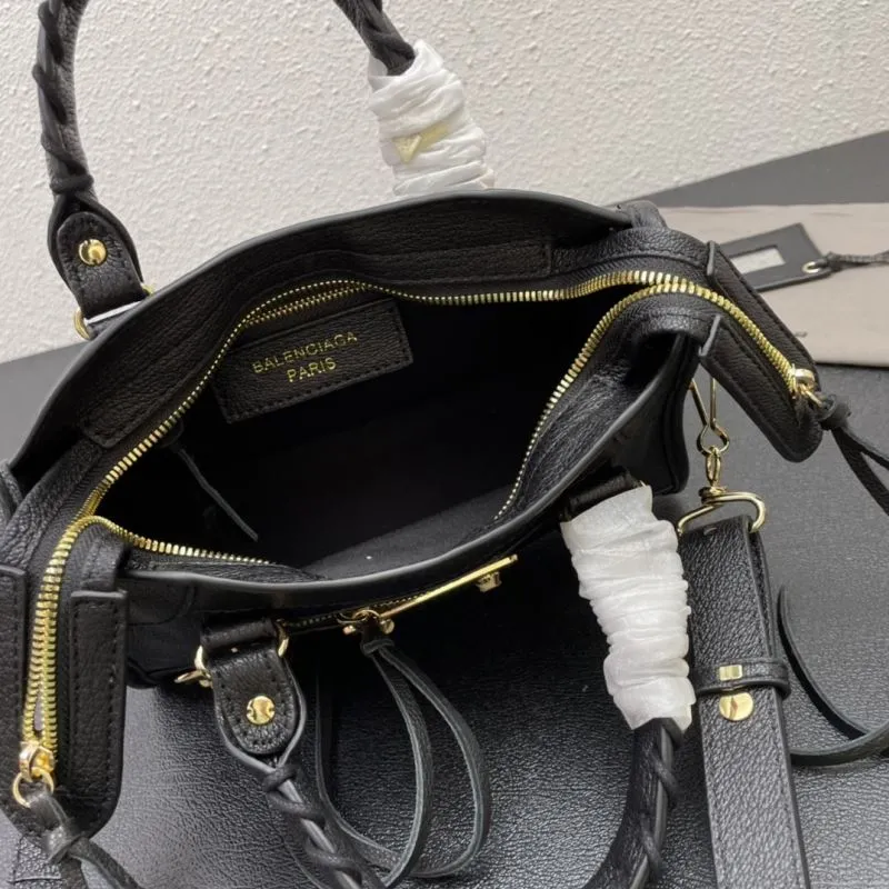 Balenciaga Medium Black Classic City Shoulder Bag - Image 8