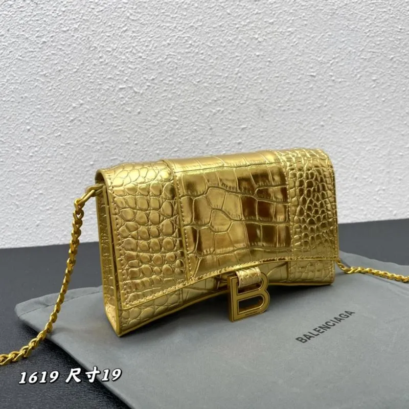 Balenciaga Gold Hourglass Chain Bag Size 19 - Image 3