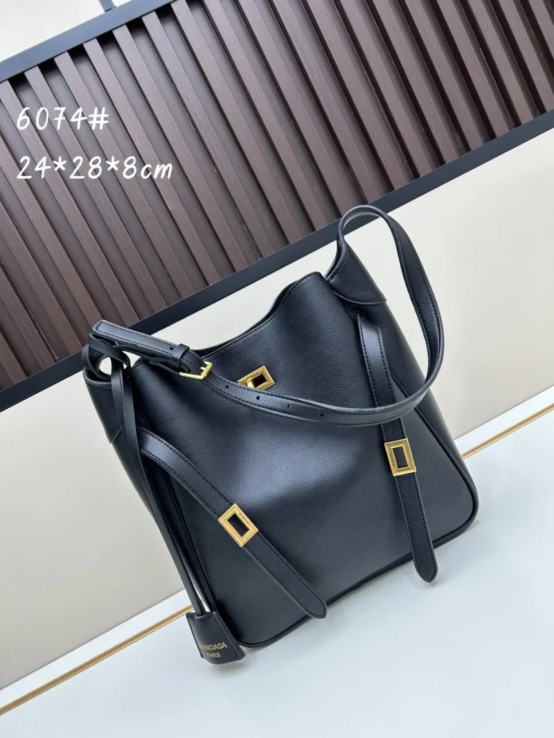 Balenciaga Black Leather Shoulder Bag 6074
