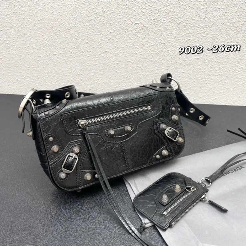 Balenciaga Black Crossbody Bag 9002 26cm - Image 4