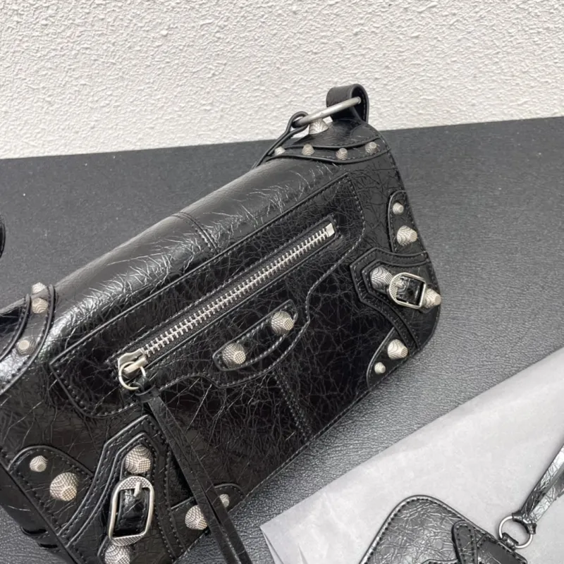 Balenciaga Black Crossbody Bag 9002 26cm - Image 5
