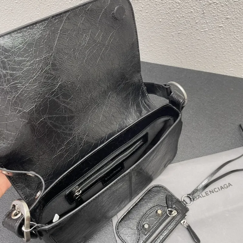 Balenciaga Black Crossbody Bag 9002 26cm - Image 8