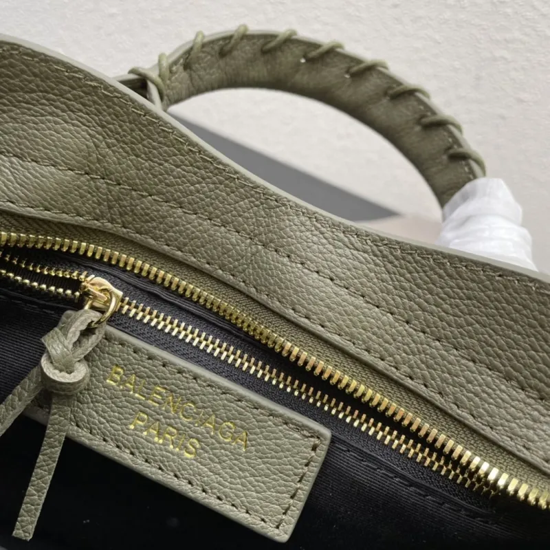 Balenciaga Small Olive Green Top Handle Bag 24cm - Image 9