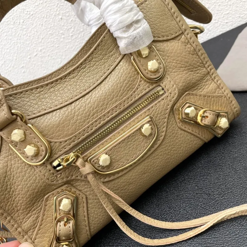 Balenciaga Small 24cm Tan Top Handle Bag - Image 5
