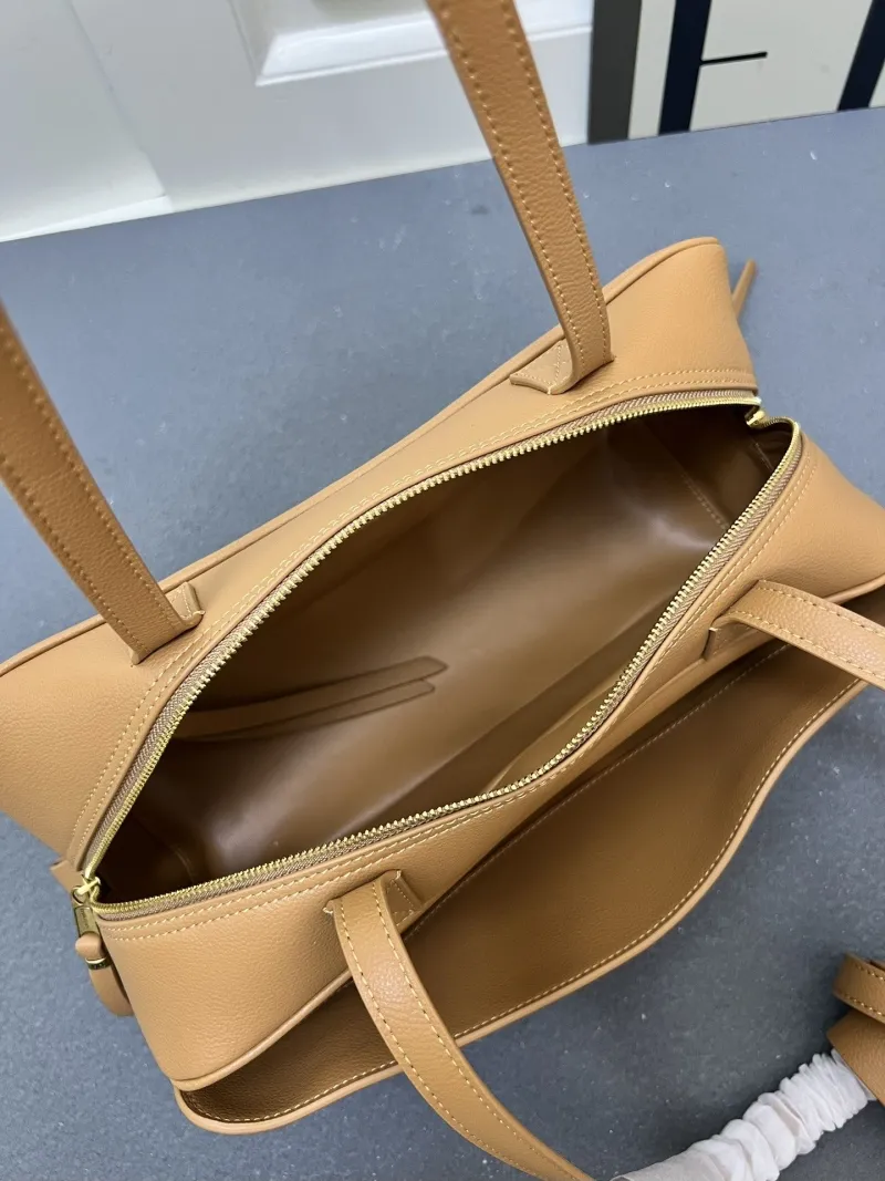 Balenciaga H06188 Tan Leather Top Handle Bag - Image 8