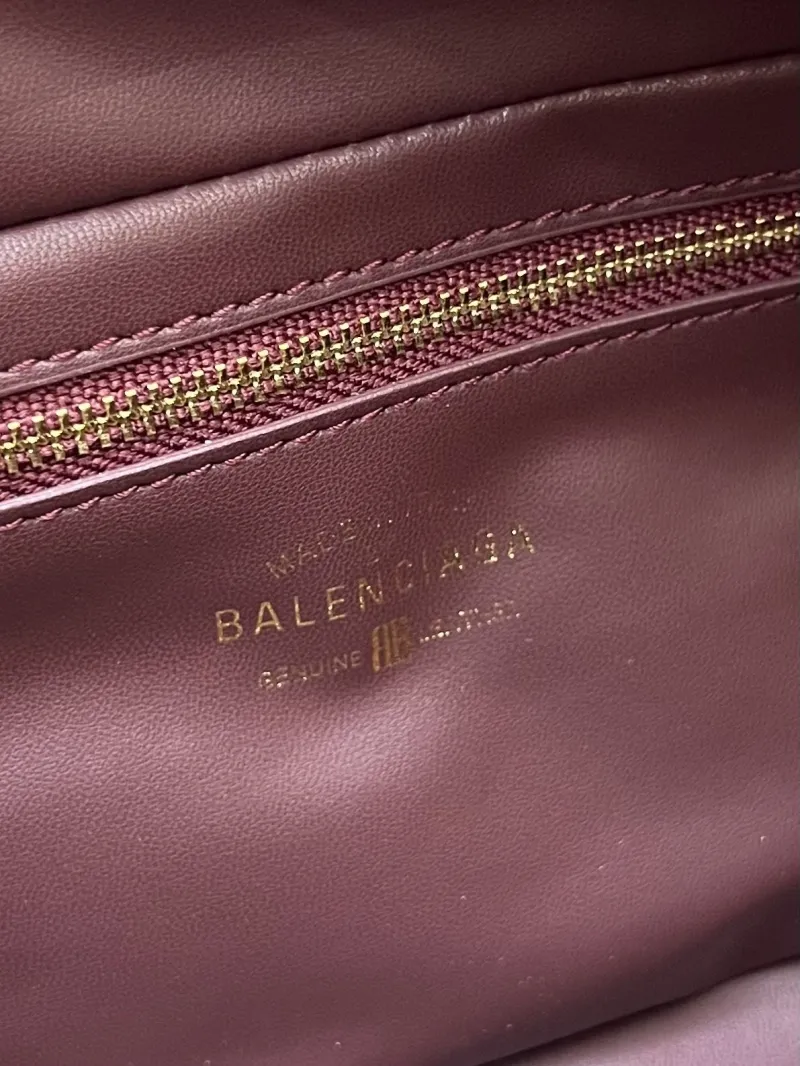 Balenciaga H06188 Burgundy Leather Shoulder Bag - Image 9