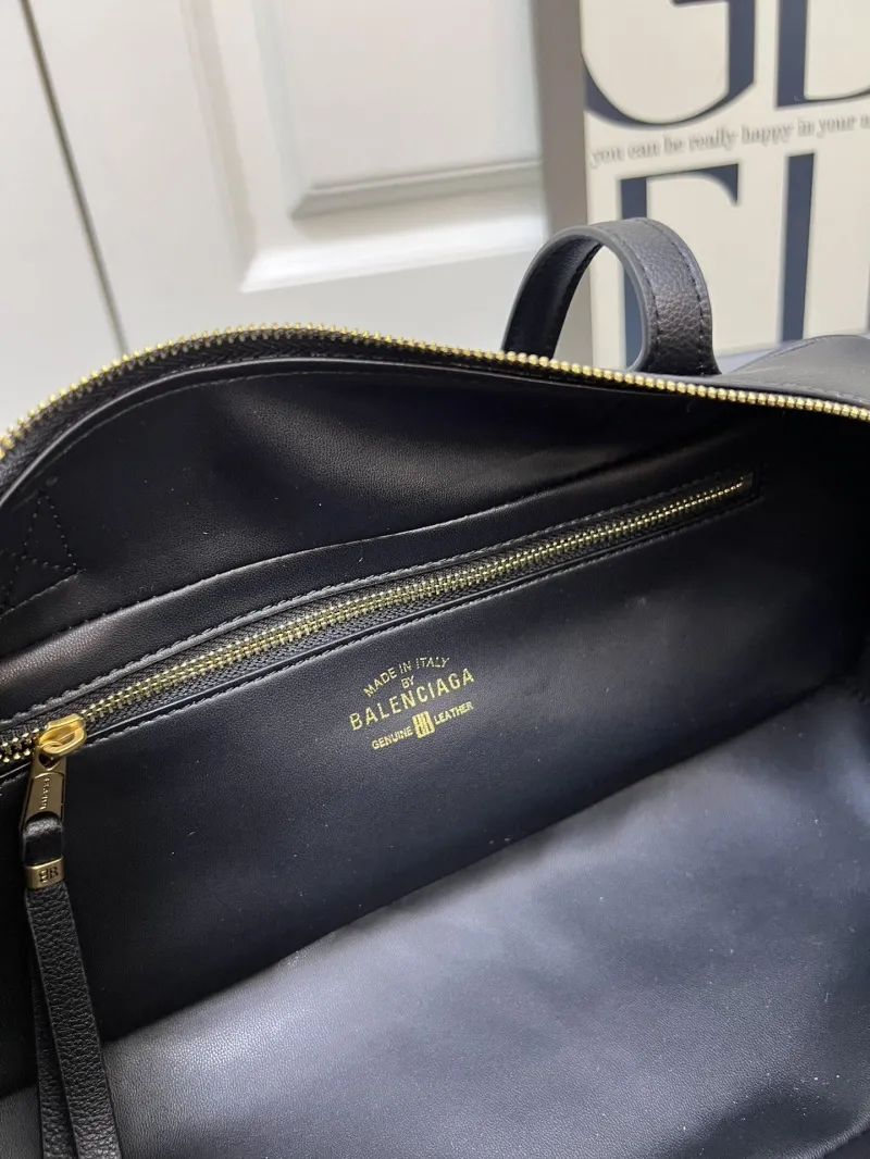 Balenciaga H06188 Black Top Handle Leather Bag - Image 9
