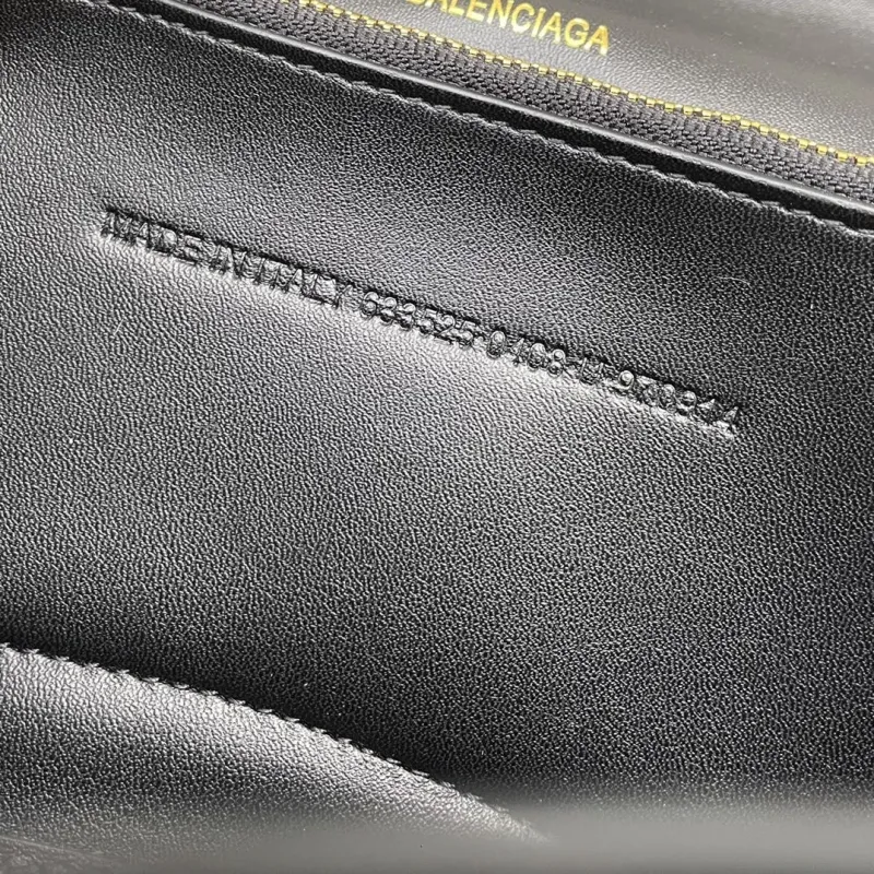 Balenciaga Black Croc Embossed Small Chain Shoulder Bag - Image 9