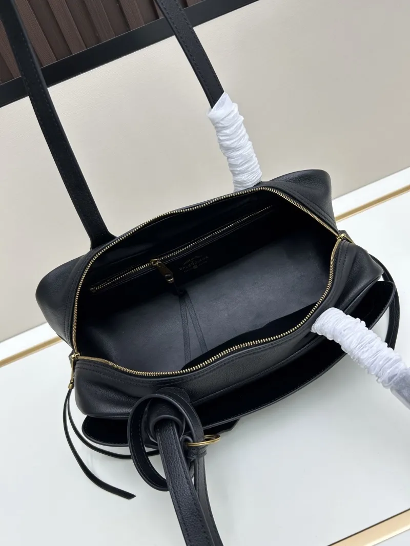 Balenciaga Black Leather Top Handle Bag 165 31x12x12cm - Image 7
