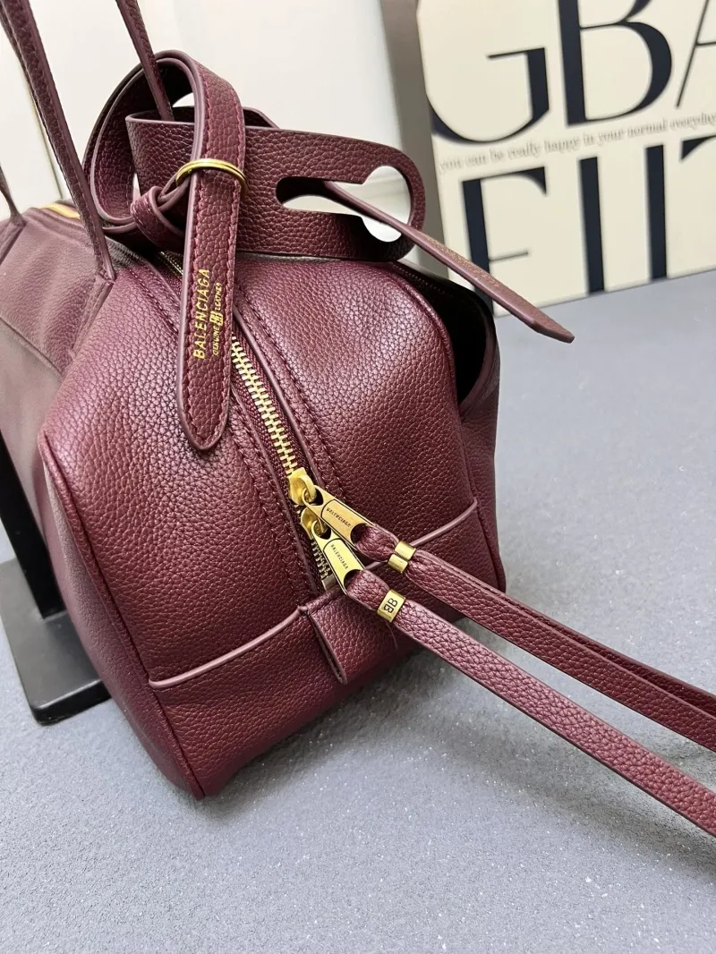 Balenciaga Burgundy Top Handle Shoulder Bag H06188 - Image 5