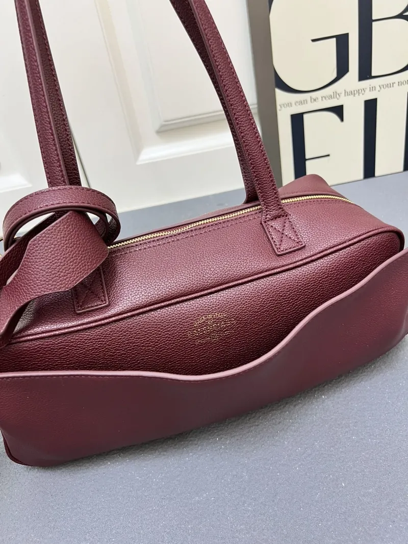 Balenciaga Burgundy Top Handle Shoulder Bag H06188 - Image 7