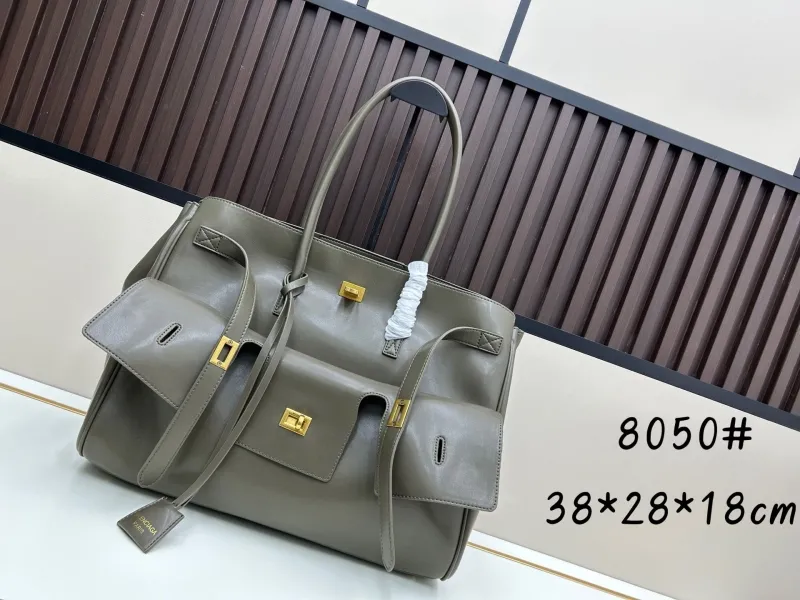 Balenciaga Black Crocodile Top Handle Bag 8050 - Image 4