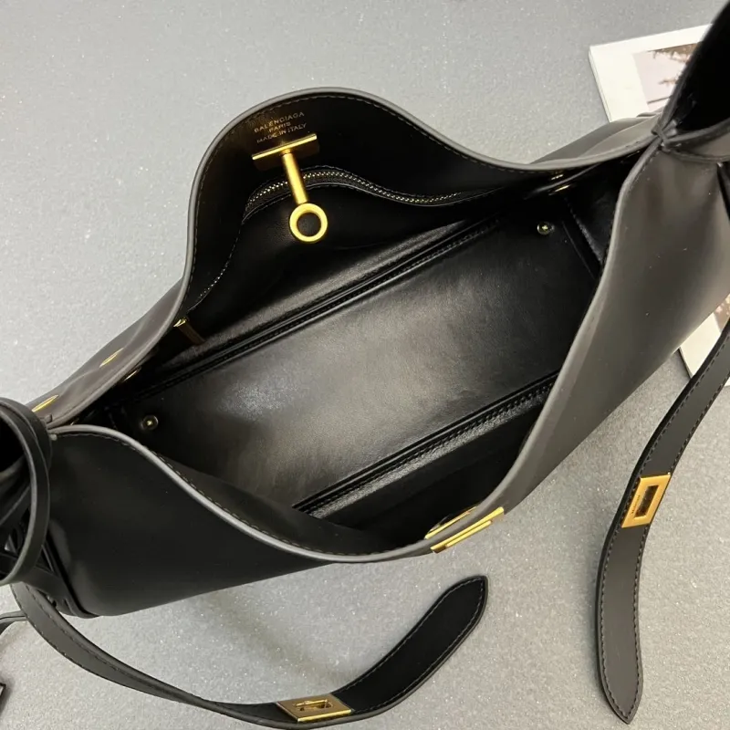 Balenciaga Black Leather Shoulder Bag 249 - Image 10