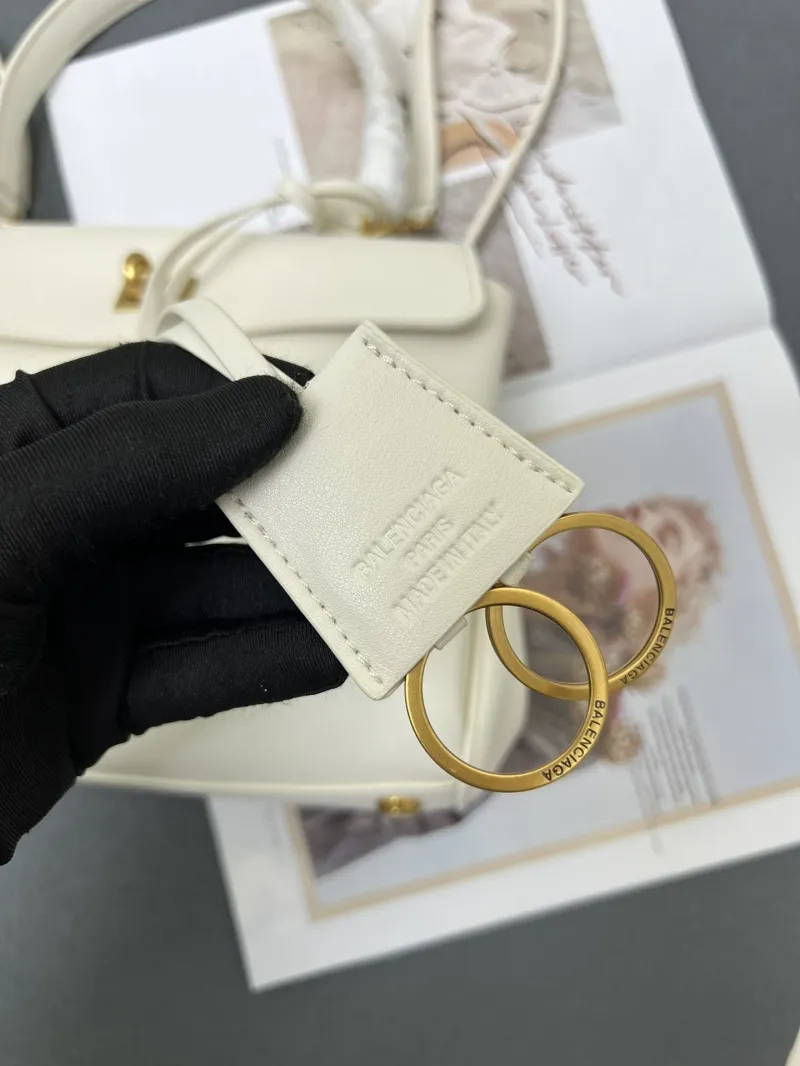 Balenciaga Rodeo White Leather Handbag - Image 5