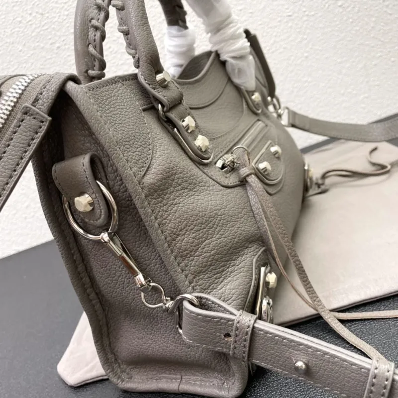 Balenciaga Medium Gray Top Handle Bag - Image 5