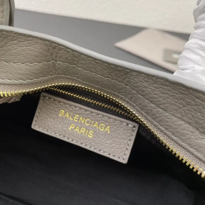 Balenciaga Medium Gray Top Handle Bag - Image 9