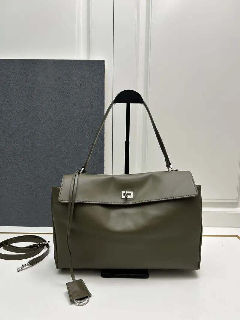 Balenciaga 9027 Olive Green Top Handle Bag - Image 3