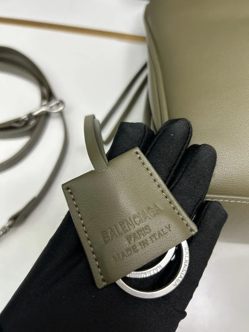Balenciaga 9027 Olive Green Top Handle Bag - Image 4