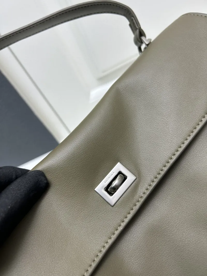Balenciaga 9027 Olive Green Top Handle Bag - Image 5