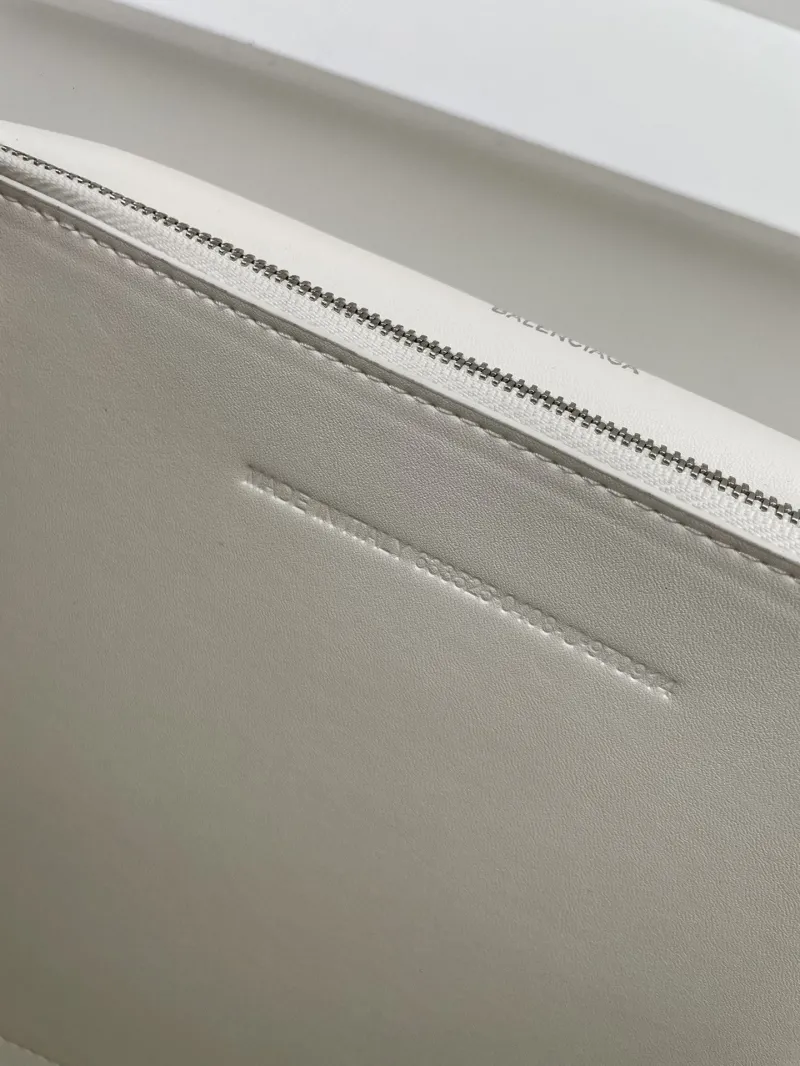 Balenciaga White Quilted Chain Shoulder Bag 8911 - Image 9