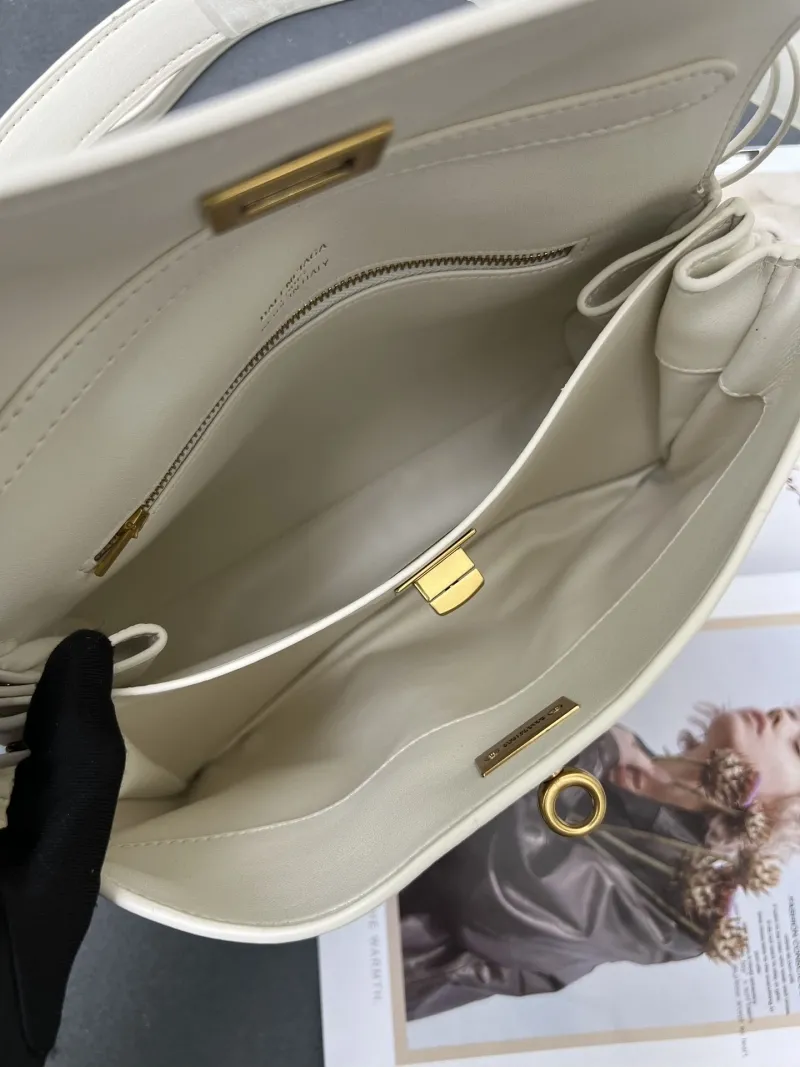 Balenciaga Rodeo White Top Handle Bag - Image 9