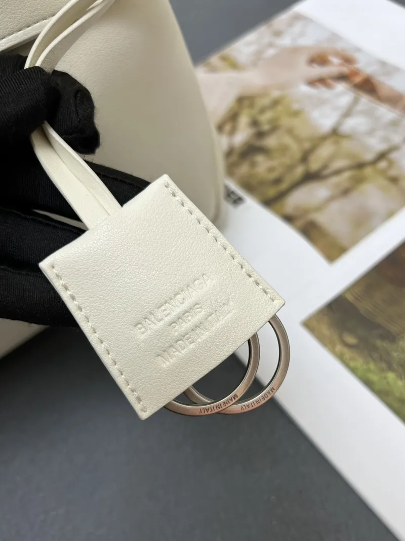 Balenciaga Rodeo White Leather Shoulder Handbag - Image 6