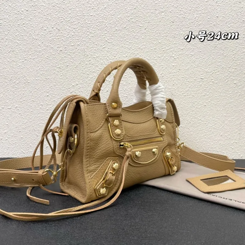 Balenciaga Small Tan Top Handle Bag 24cm - Image 3