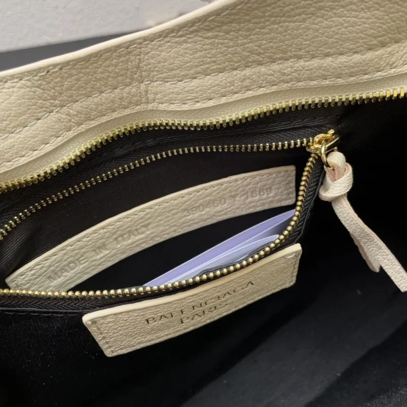 Balenciaga Medium Cream Top Handle Bag 28cm - Image 9