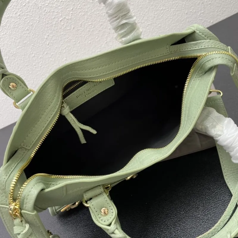 Balenciaga Mint Green Medium 28cm Top Handle Bag - Image 8