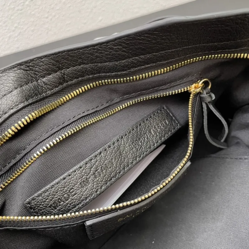 Balenciaga Large Black Top Handle Leather Bag - Image 9
