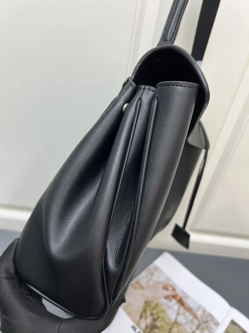 Balenciaga Rodeo Black Leather Handbag - Image 8